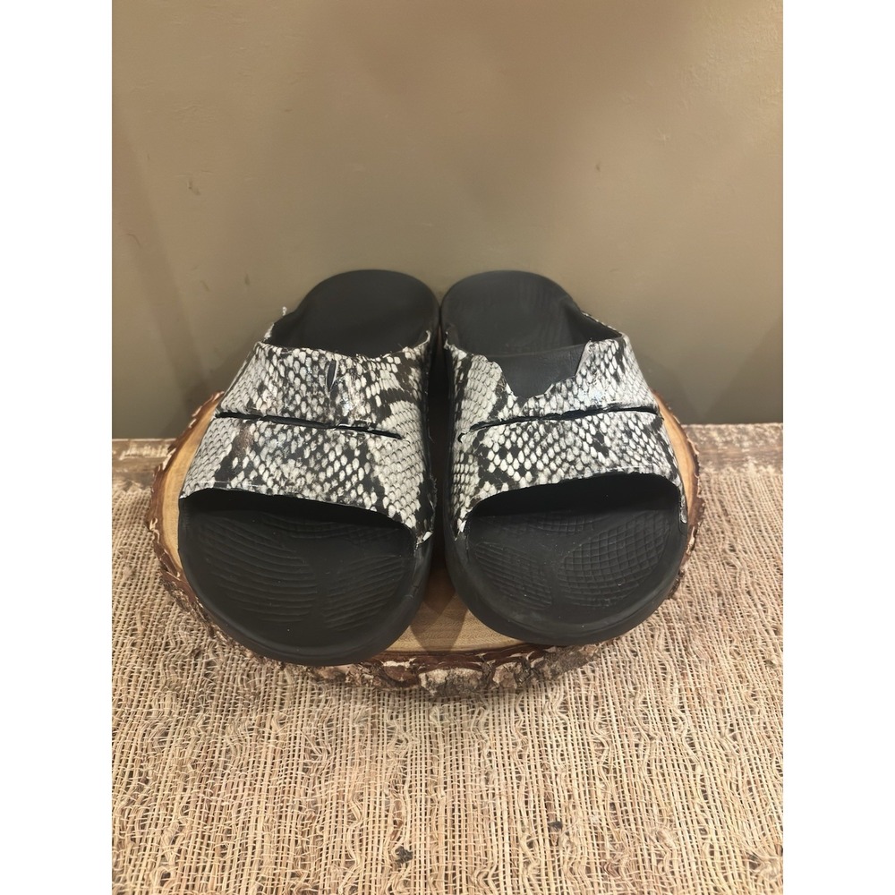 Oofos Recovery Slides Black Snake Skin Comfort Sandals Women Size W9